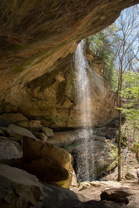 14 Jaw-Dropping Waterfalls in Kentucky (+ Map!)