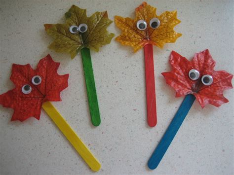 too cute! | Leaf crafts kids, Fall crafts for kids, Leaf crafts