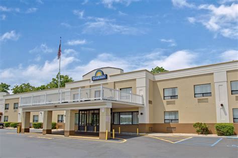 Days Inn by Wyndham Newburgh WestPoint/Stewart Intl Airport | New ...