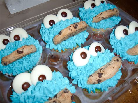 Amy's Goodies: Cookie Monster Cupcakes