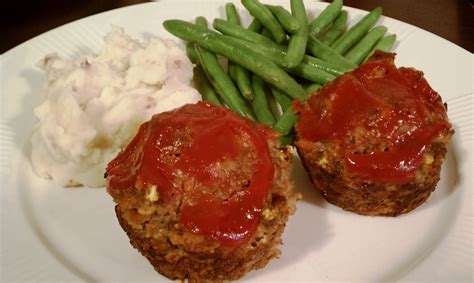 Meatloaf Muffins - Emily Bites