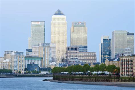 Canary Wharf skyline at twilight, Isle of Dogs, London, England, UK — horizontal, modern - Stock ...