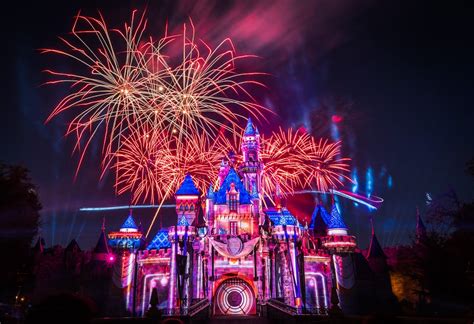 Where to Watch Disneyland Fireworks: Best & Worst Viewing Areas - showbizztoday