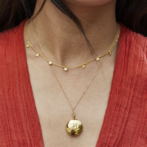 Gold Locket - Engraved Initial Locket Pendant Necklace – Carrie Elizabeth