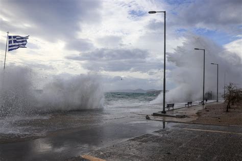 Greece Weather Warning: Temp drop, storms, new heatwave next week