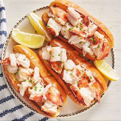 Lobster Roll Recipes, Best Lobster Roll, Crab And Lobster, Lobster ...