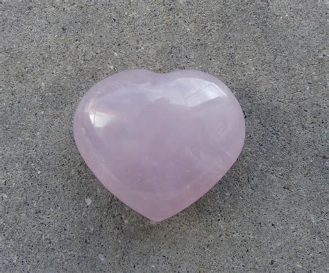 ROSE QUARTZ HEART – Crystal Visions NZ