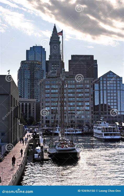 Boston Harbor Lighthouse is the Oldest Lighthouse in New England ...