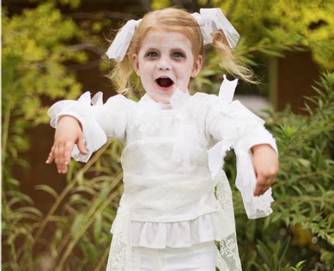 do it yourself divas: DIY: Little Girl Lace Mummy Halloween Costume