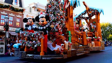 A Christmas Fantasy Parade 2018, Disneyland Park, Holidays at ...