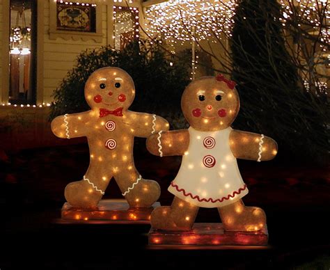 Gingerbread men | Christmas yard decorations, Gingerbread decorations, Outdoor christmas decorations