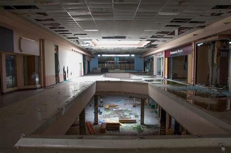 Eerie photos of abandoned malls - CBS News