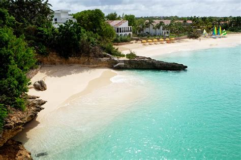 Anguilla Travel Guide_-6 - Clutch & Carry-On