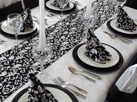 Damask Napkins Black and White Wedding Table Linens. $10.00, via Etsy. | White damask, Wedding ...
