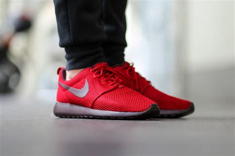 Nike Roshe Run "Gym Red/Deep Burgundy" | SBD