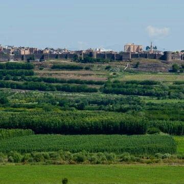 Diyarbakır Fortress and Hevsel Gardens Cultural Landscape Located on an ...