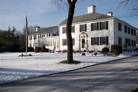 Shrewsbury receives inventory of 141 historic properties