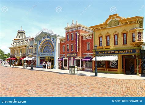 Hong Kong Disneyland Main Street Editorial Stock Photo - Image of ...