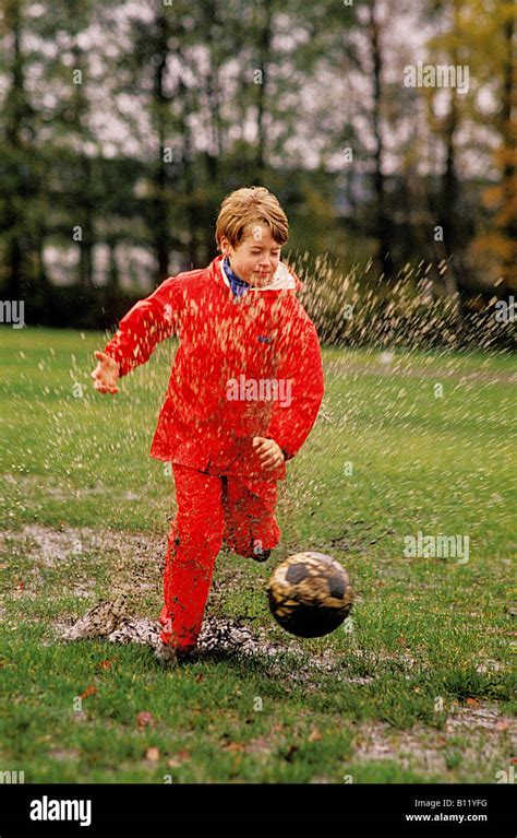 Boy with muddy face hi-res stock photography and images - Alamy