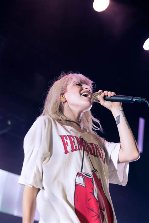 Paramore // After Laughter Tour 5 | Hayley williams, Paramore, Paramore ...