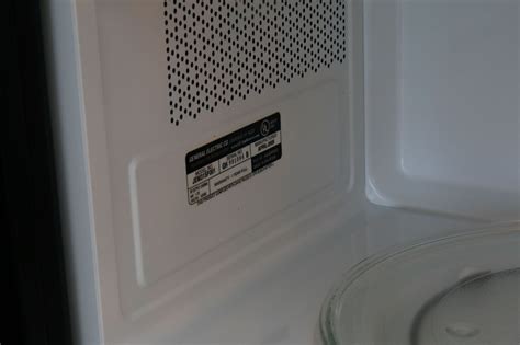 GE Profile Spacemaker II Microwave Oven | EBTH