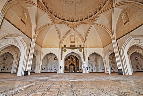 Jami Masjid at Bijapur - Islamic Architecture in India