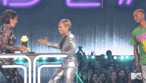 Jada Pinkett Smith Mtv Awards 2019 GIF by MTV Movie & TV Awards - Find & Share on GIPHY