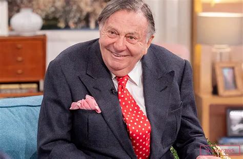 Legendary drag queen Barry Humphries’ run as Dame Edna Everage will be ...