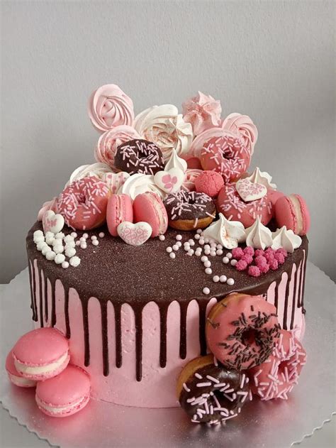 Pink chocolate cake - Decorated Cake by LanaLand - CakesDecor