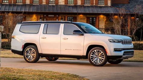 2023 Jeep Wagoneer L Models Debut With Escalade ESV-Beating Cargo Space