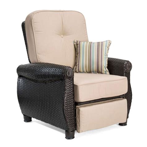 La-Z Boy Breckenridge Wicker Outdoor Recliner with Sunbrella Spectrum ...