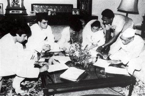 Rajiv Gandhi With Amitabh Bachchan