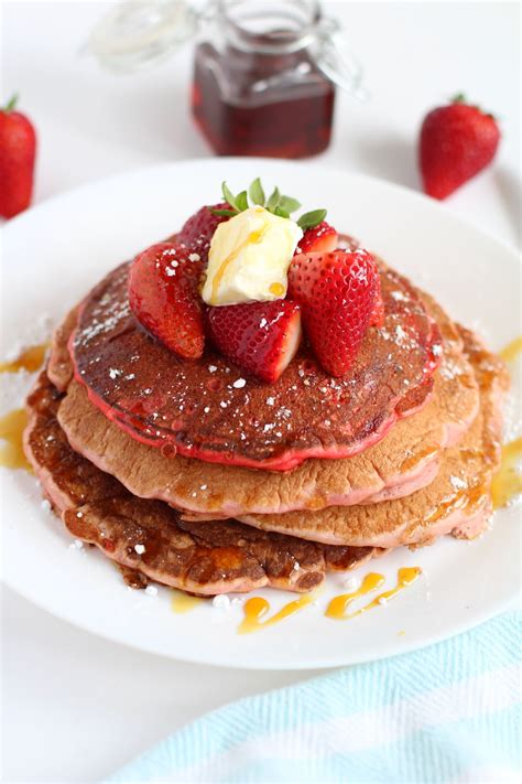 Classic (And Easy!) Strawberry Pancakes