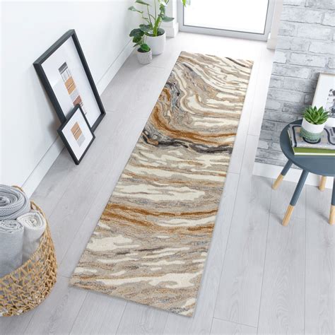 Modern Zest Jarvis Abstract Hand Carved Hallway Runner Rug in Natural ...