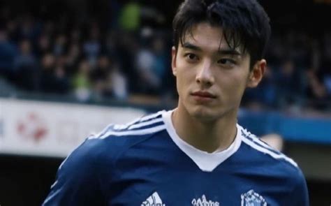 KIM YOSH, tin tức Mới nhất Sự thật về cầu thủ Hàn Quốc điển trai được cộng đồng mạng truy lùng ...