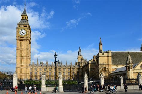 Top photo: Big Ben - London - United Kingdom