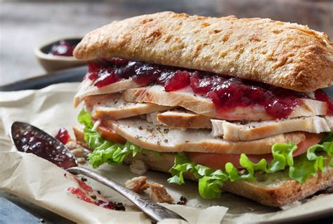 How to build the ideal holiday leftovers sandwich, according to food ...