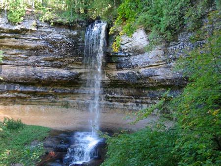 Munising, Michigan | Waterfalls Camping Hiking