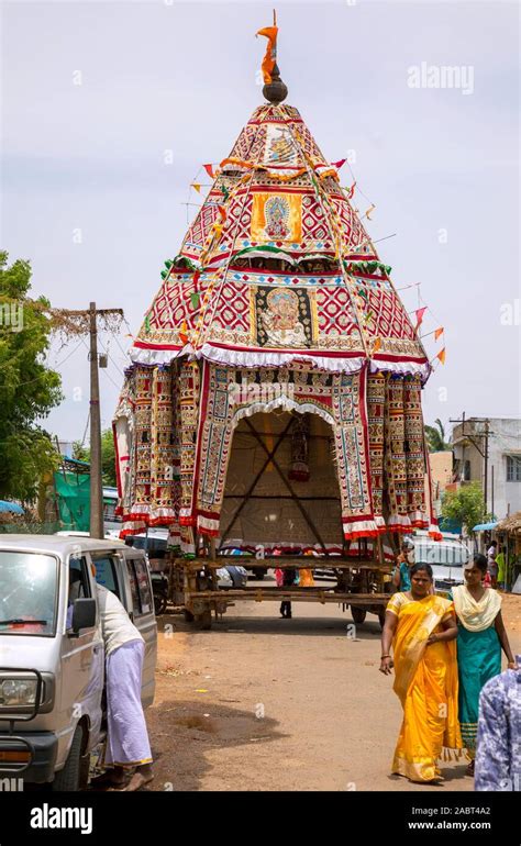 Traditional temple car in thiruvarur temple Stock Photo - Alamy