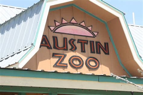 The Roberts Family: Austin Zoo???