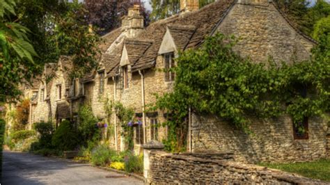 Castle Combe: The Prettiest Village In England? | Exploring Wiltshire | Northey Arms