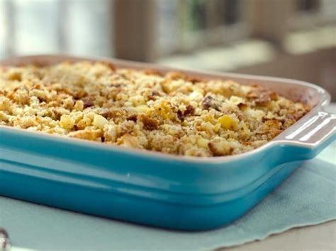 Grandma Lizzie's Cornbread Dressing Recipe | Trisha Yearwood | Food Network