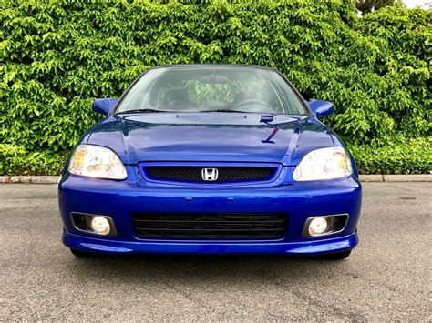 A 20-year-old Honda Civic sold for R870,000 at an auction in the US