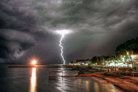 25 Wonderful Thunder Storm Photography Examples for your inspiration