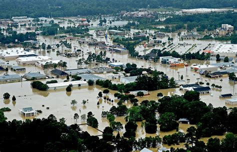 Louisiana floods: One of the worst recent US disasters - BBC News