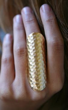 The Sweet Life of Fashion!!!: The "Long Finger" Rings.......