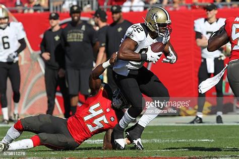 Benjamin Watson Saints Photos and Premium High Res Pictures - Getty Images