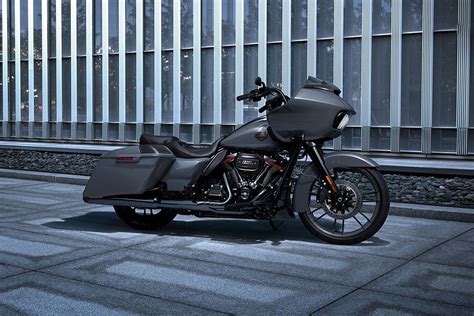 Harley-Davidson CVO Road Glide 2024, Malaysia Price, Specs & October Promos