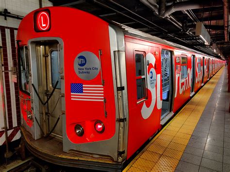 Supreme (L) Train + R32 (L) Train - Subway Photos & Videos - NYC ...