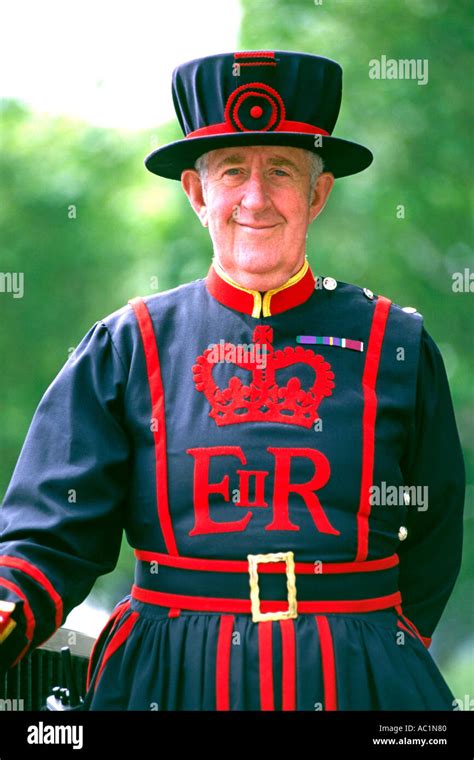 Yeoman warder uniform hi-res stock photography and images - Alamy